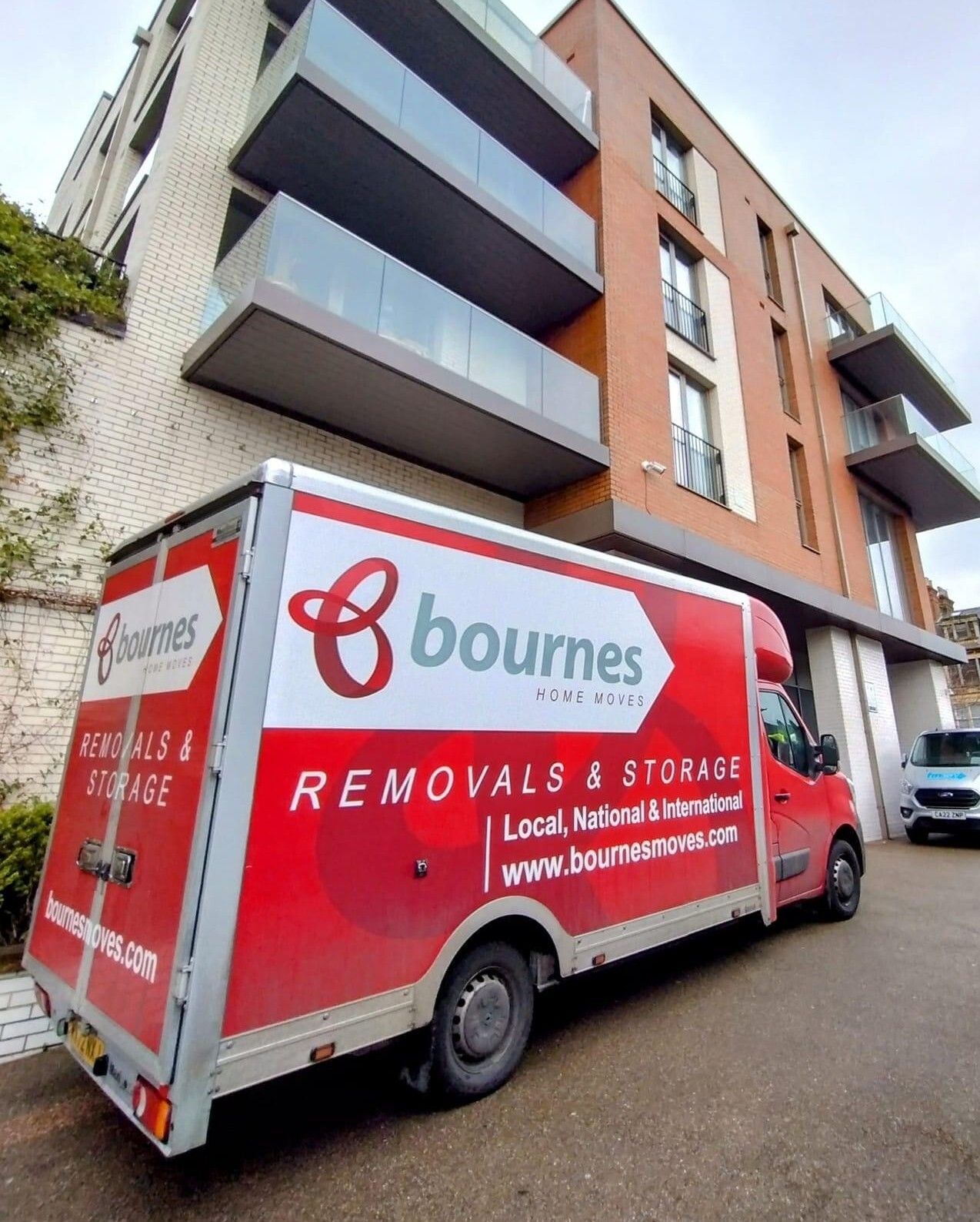 Removal Company delivering to apartment block