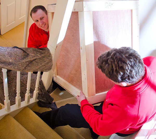 Best Practices for Shipping Policies in Employee Relocation Packages