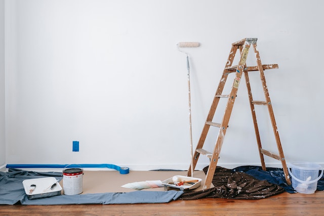 Renovation decorating works - photo credit Blue Bird: https://www.pexels.com/photo/brown-wooden-ladder-beside-painting-materials-7218525/